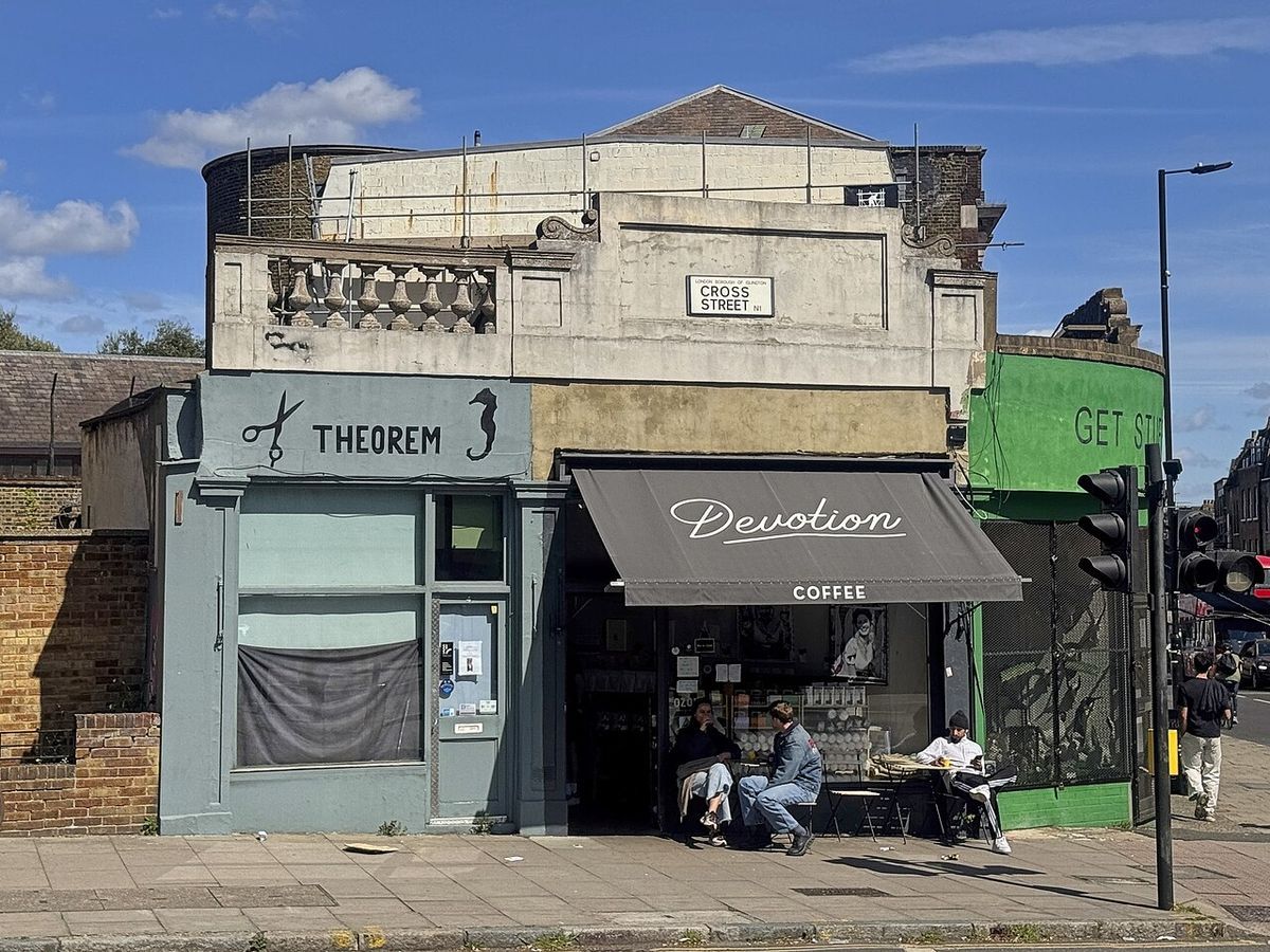 Devotion Coffee, a compact specialty coffee bar tucked on Cross Street near Angel