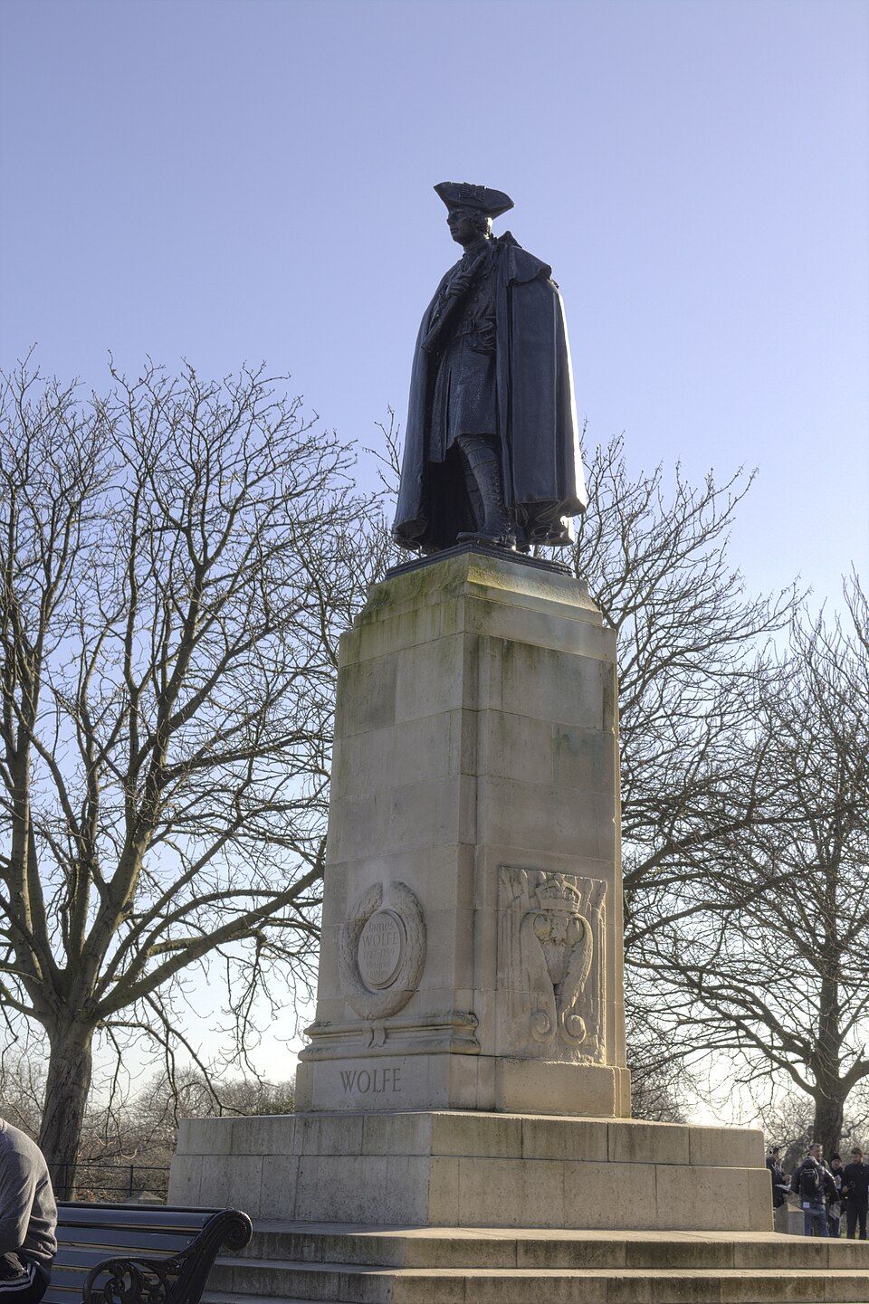Greenwich Park (General Wolfe Statue), a hilltop viewpoint by the Royal Observatory