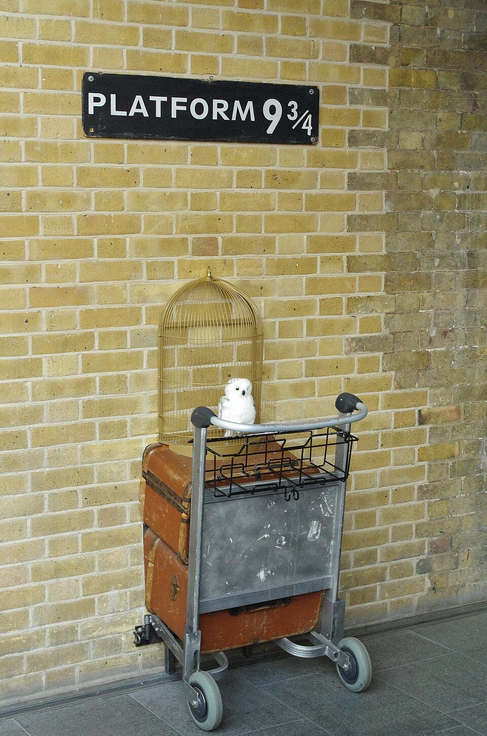Platform 9¾, King's Cross Station, landmark in London