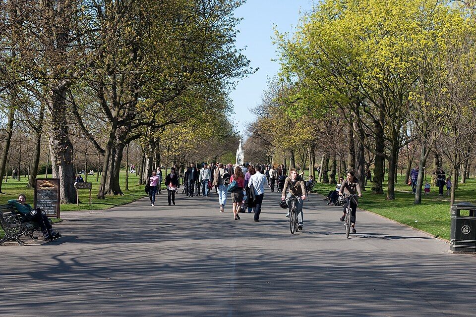 Regent's Park, a 410-acre royal park in north London holding London Zoo, an open-air theatre, and Queen Mary's Gardens